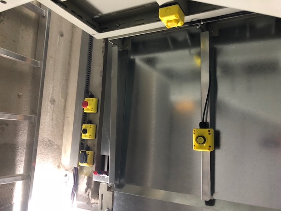 PARTE DE ABAJO DE LA CABINA