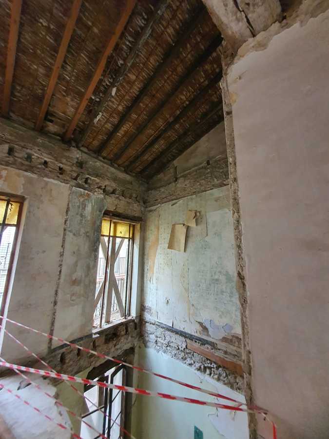 Parte de la demolición de uno de los forjados del edificio.