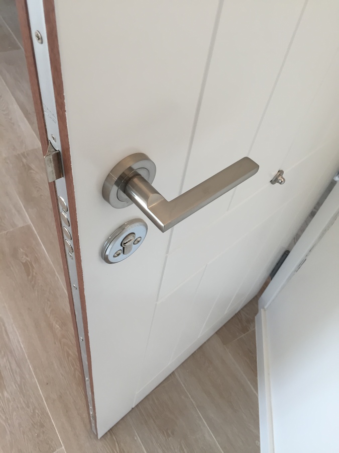 Parte interior puerta de entrada