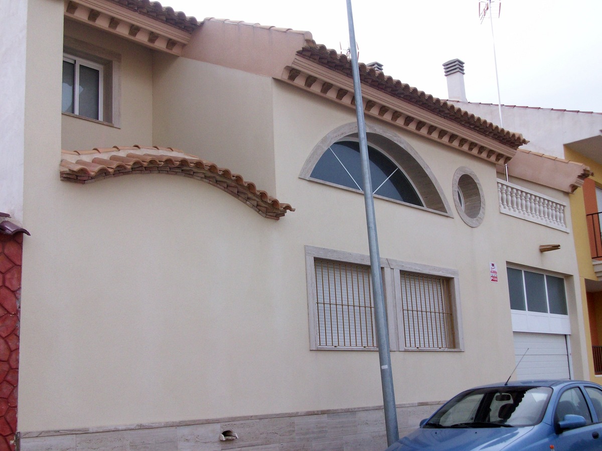 parte porterior fachadas color marfil