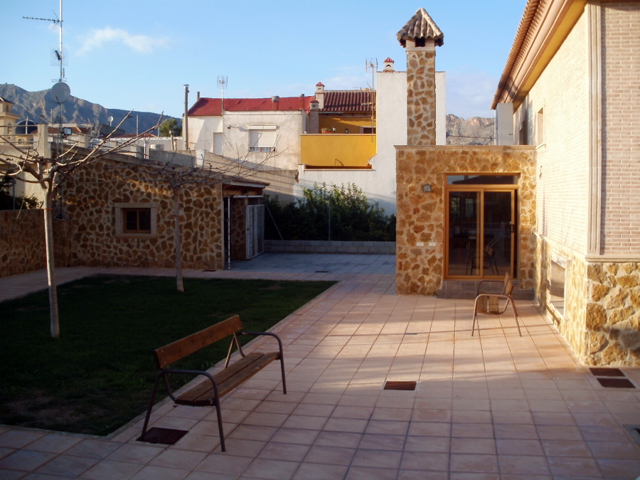 Parte trasera de chalet.