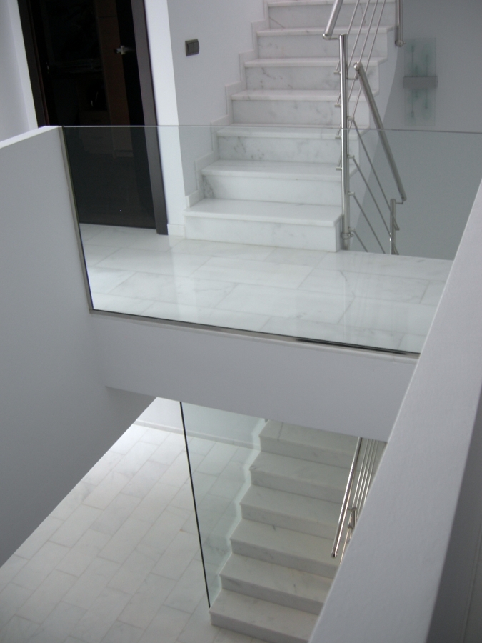 Pasarela sobre hueco planta alta