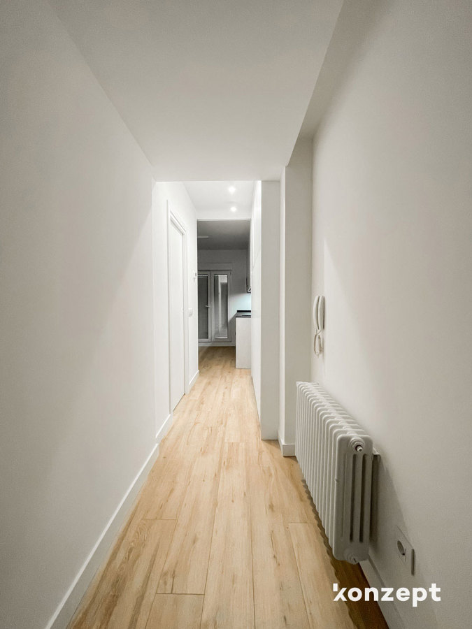 pasillo con almacenaje