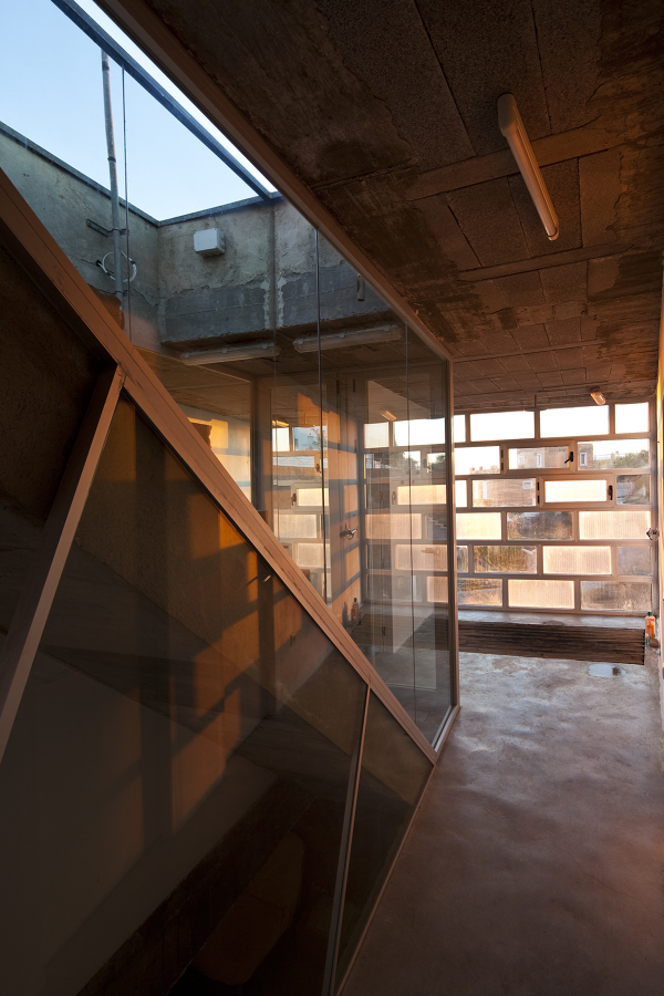 Pasillo con ducha en la segunda planta