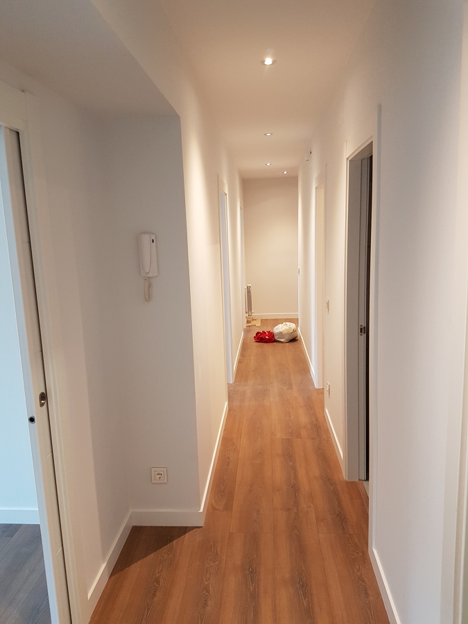 Pasillo con iluminación led