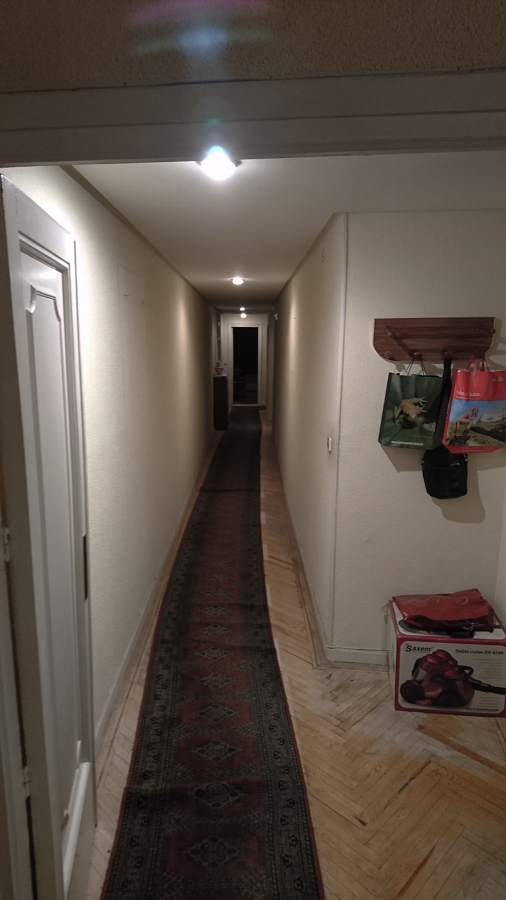 Pasillo, estado inicial.