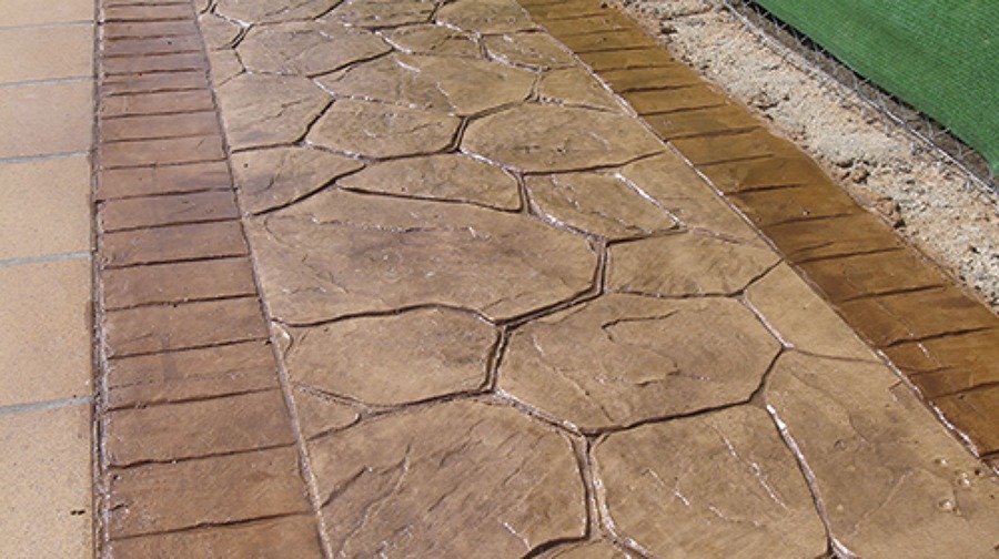 Pasillo modelo piedra irregular