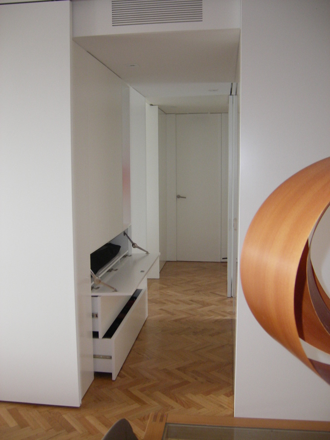 pasillo muebles ocultos