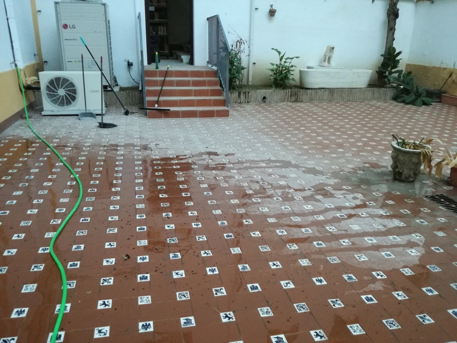 Patio de Luz Sucio.