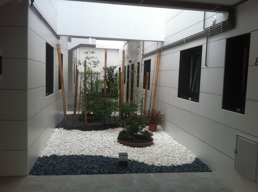 Patio interior de acceso a viviendas