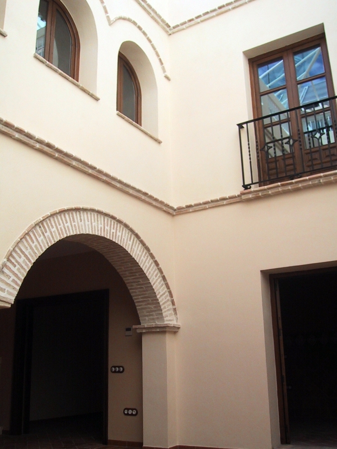 PATIO INTERIOR DE VIVIENDA UNIFAMILIAR