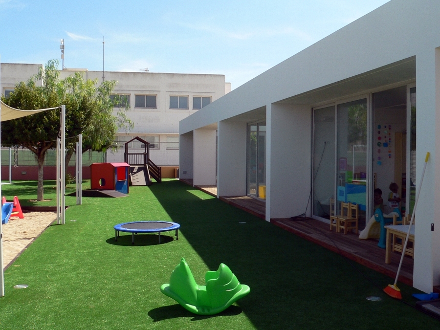 Patio juegos escoleta