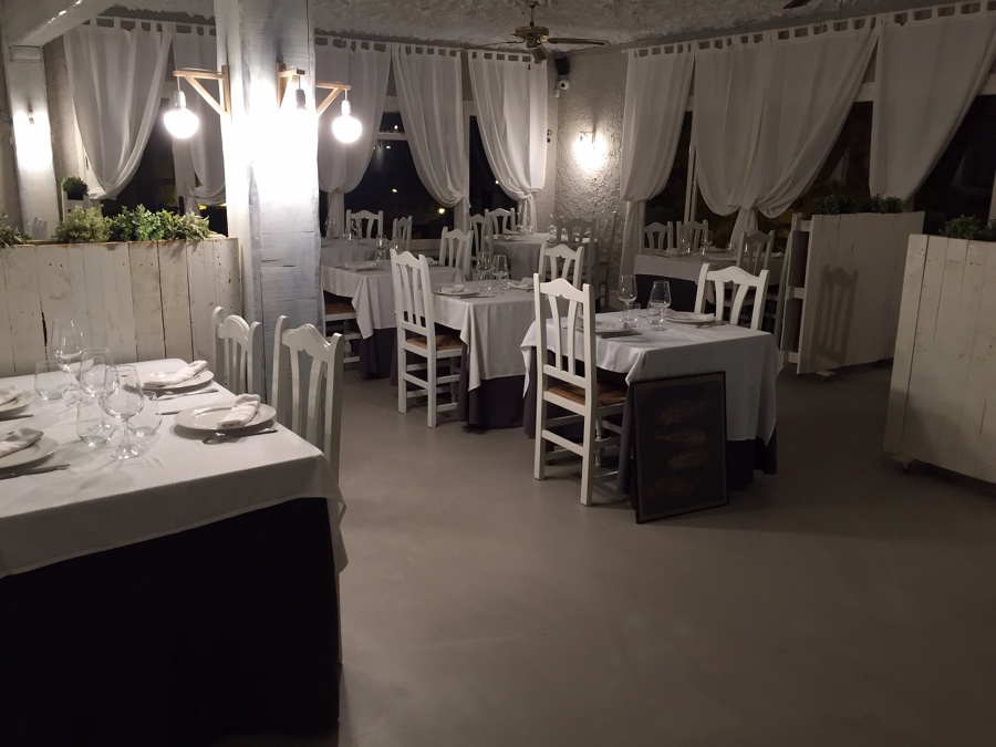 Pavimento continuo Salon Restaurante