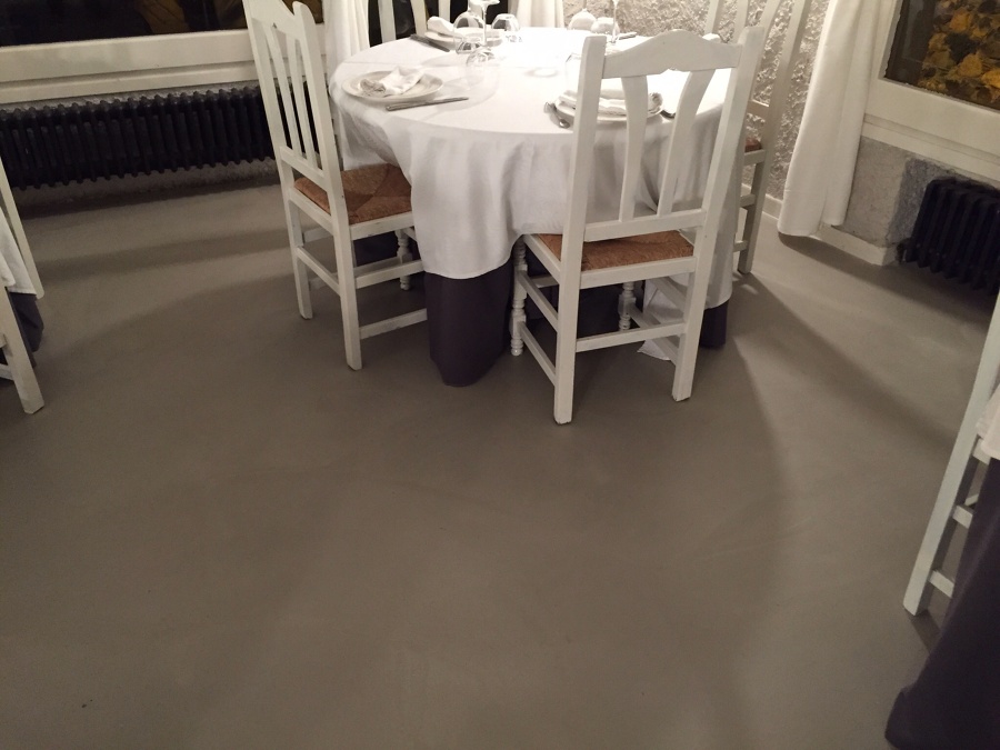Pavimento continuo Salon Restaurante