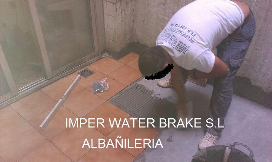 Pavimento de plaqueta.