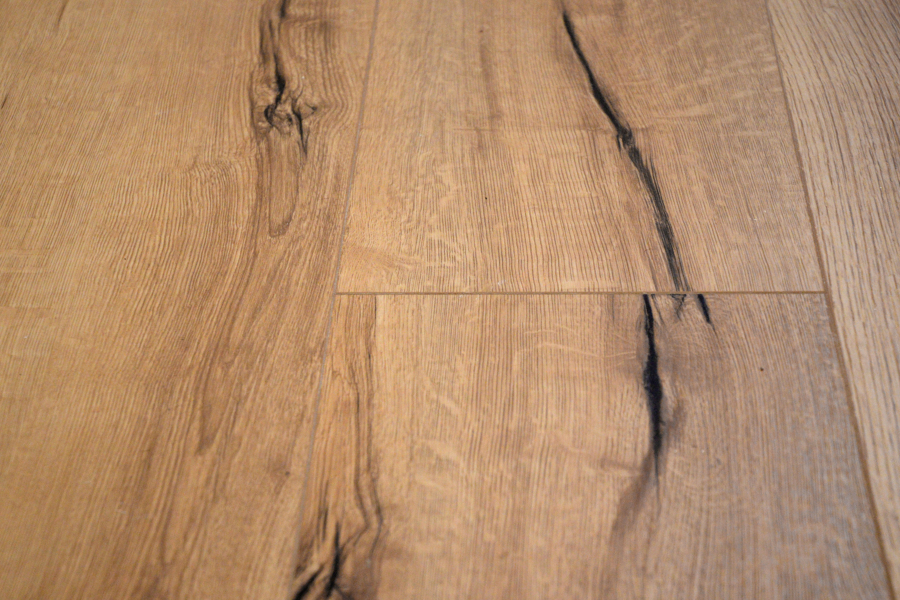 Pavimento estilo rústico renovado