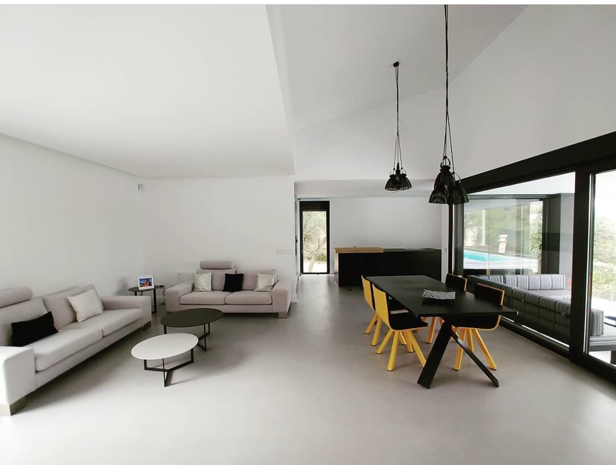 PAVIMENTO MICROCEMENTO INTERIOR