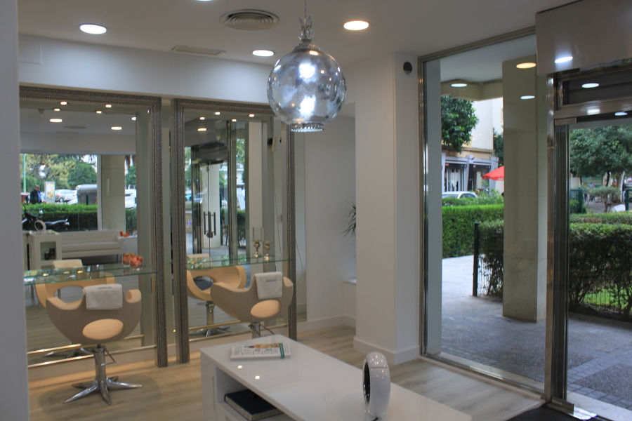 PELUQUERÍA Y CENTRO DE ESTÉTICA