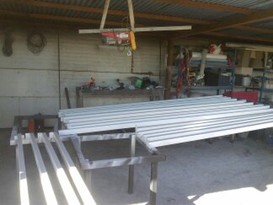 Perfilería estructura metálica para el bar