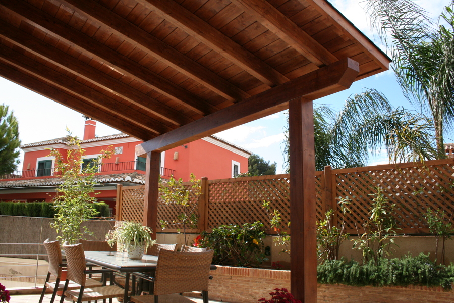Pergola con celosía