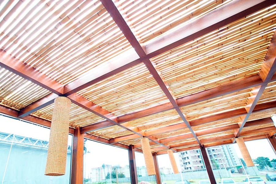 Pérgola exterior restaurante