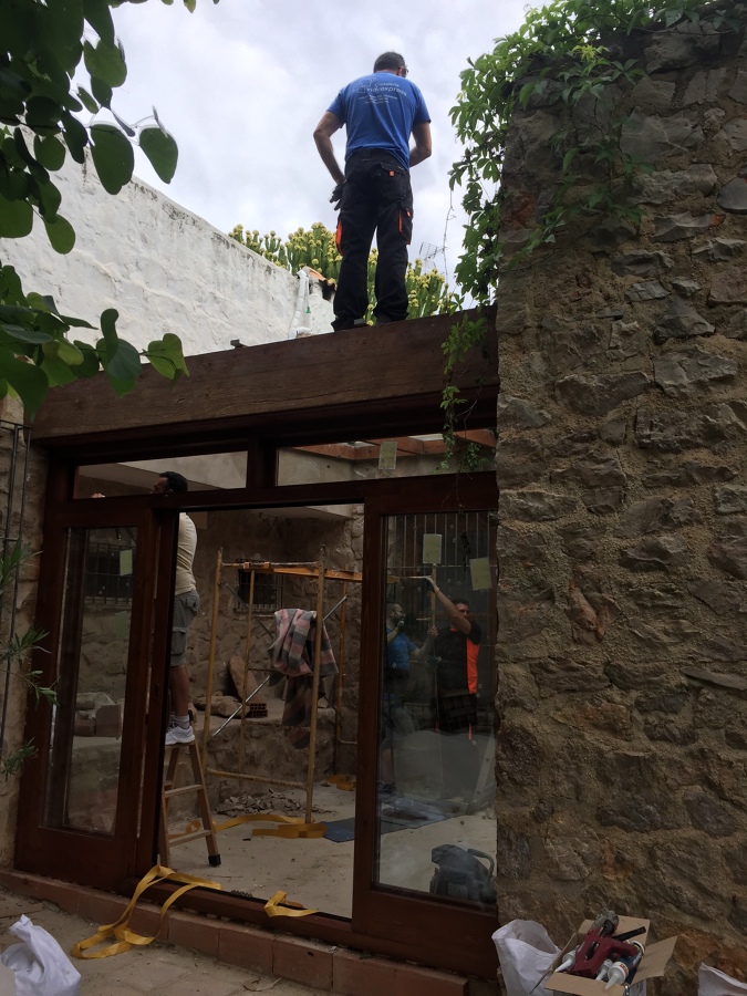 Pérgola madera vidrio laminado 10+10