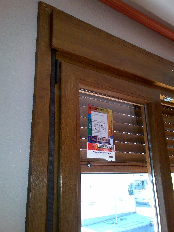 Persiana compacto y tapajuntas perimetral