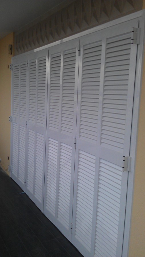 Persiana de cuatro hojas