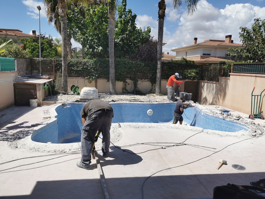 Picado borde de piscina