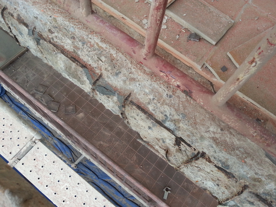 Picado y reconstrucción de cantos de forjado