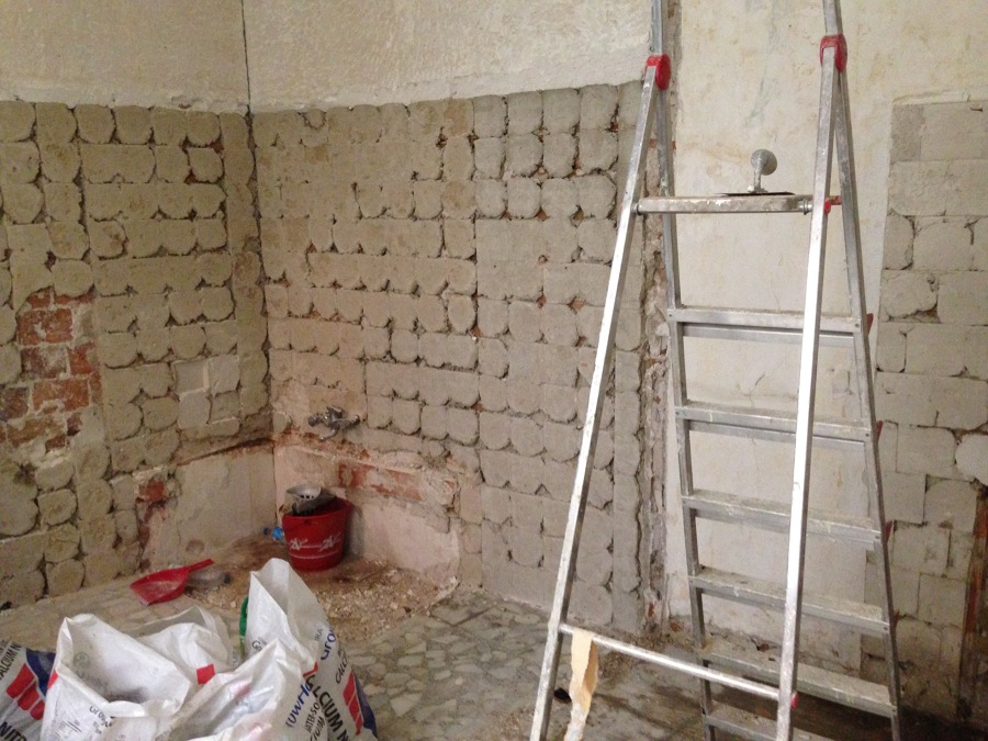 PICADOS Y DESESCOMBROS