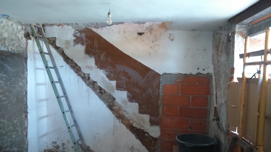 PICAR PARED HASTA LLEGAR A LA PIEDRA