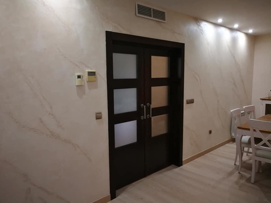 Pietra Spaccatta en comedor