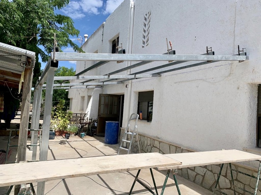 Pilares 8x8 y perfiles de 6x4