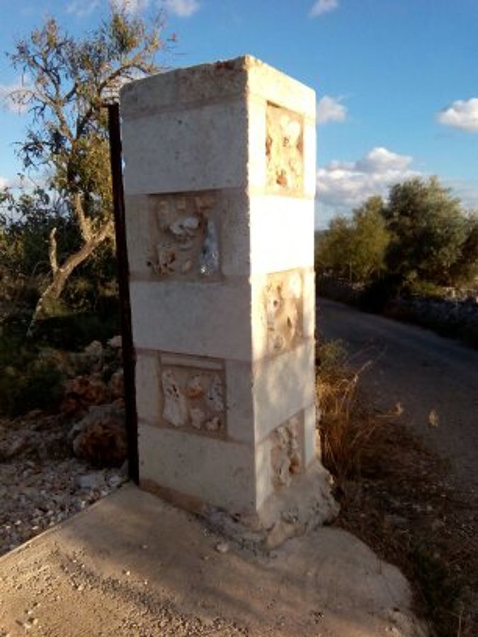 PILARES COMBINADOS CON MATERIALES DEL LUGAR