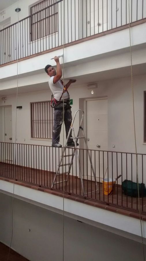 Pintado de comunidad de vecino interior patio de luz