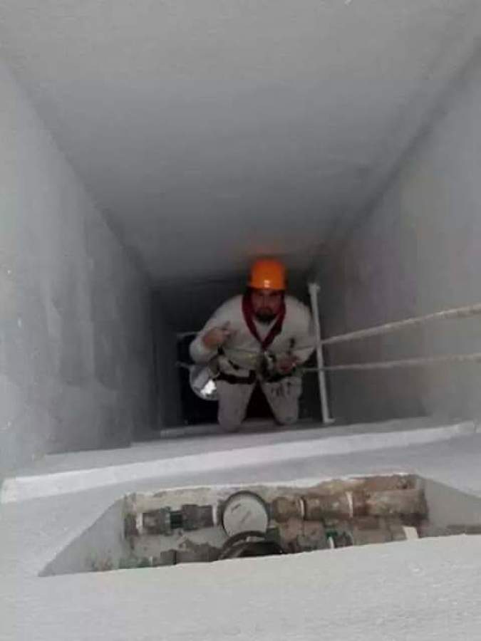 Pintado de hueco de acsensor de edificio