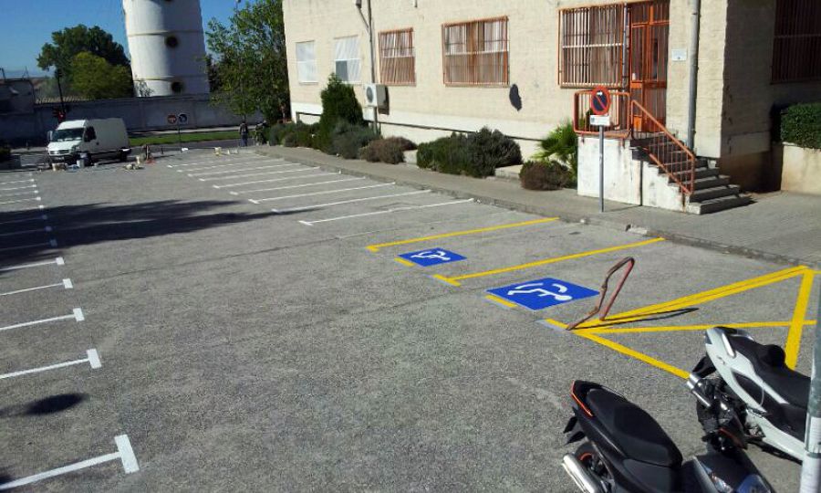 PINTADO PLAZAS DISCAPACITADOS