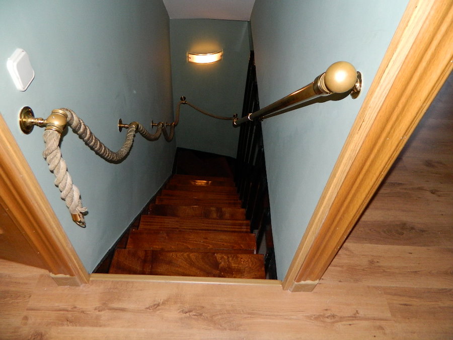 pintado tiro escalera ,barnizado de escalera,tarima flotante