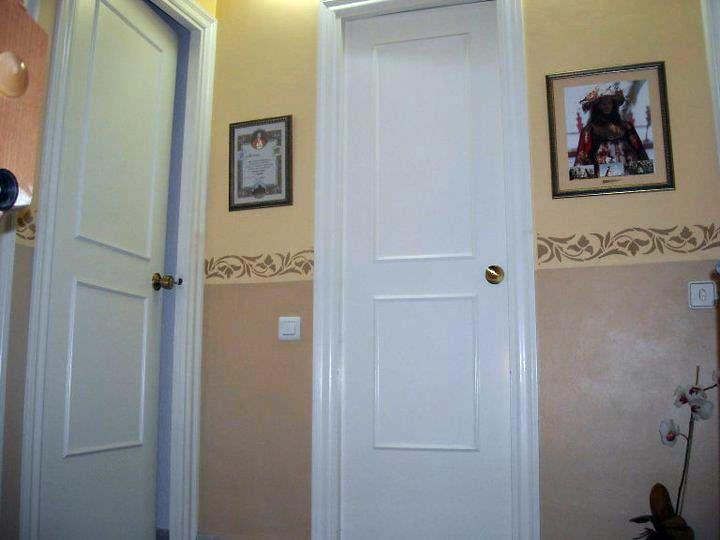 Pintado y Decoración de Escalera en una Torre de Sabadell