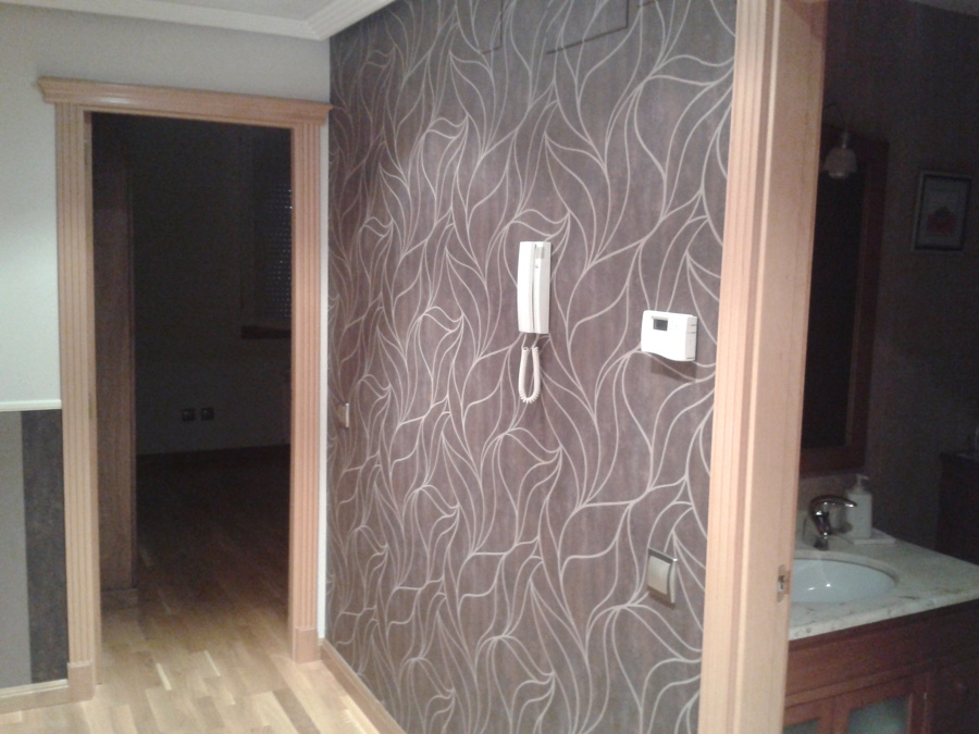 PINTADO Y EMPAPELADO ESCALERA