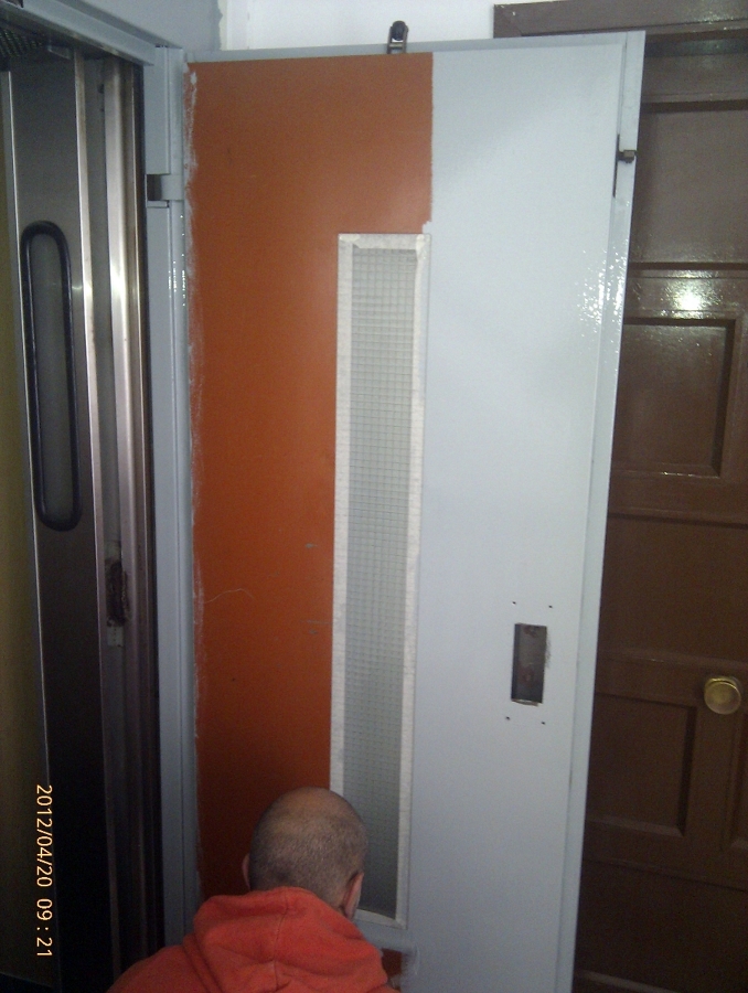 PINTANDO LAS PUERTAS