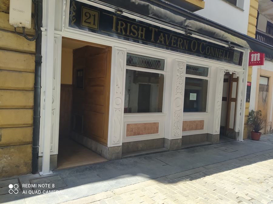 Pintura de fachada de bar