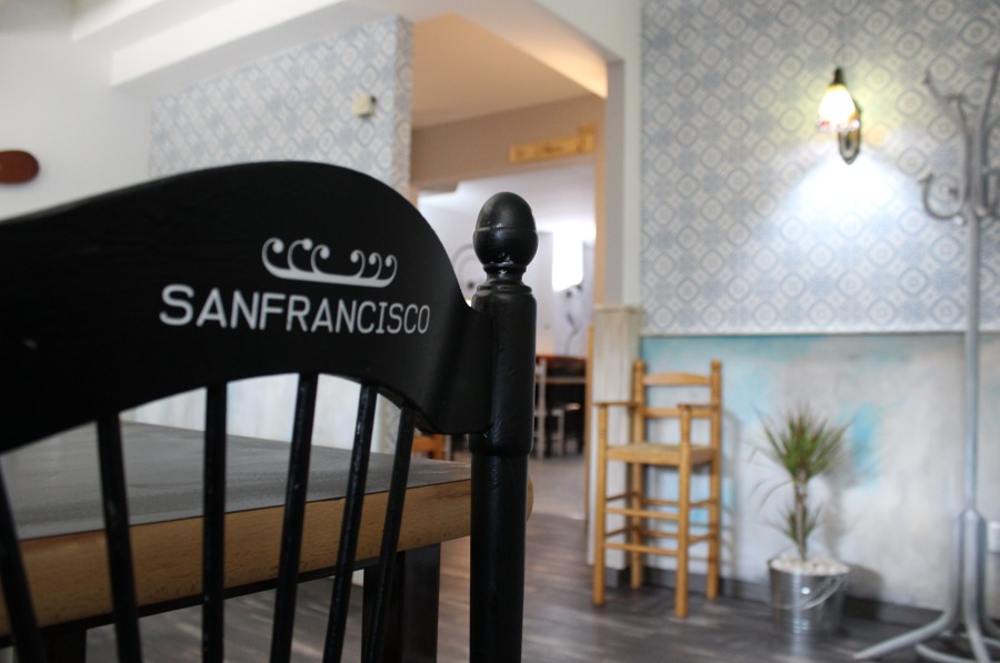 Pintura de sillas y paredes