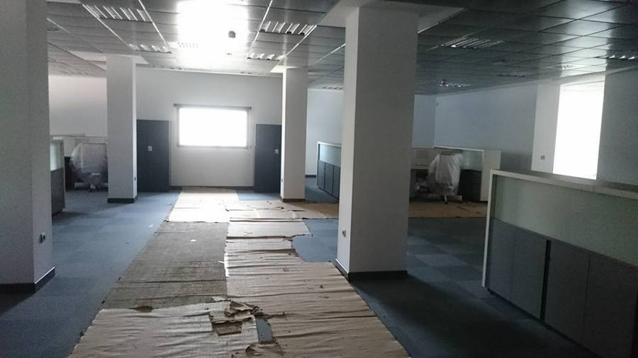 Pintura en la reforma de las oficinas de Endesa en Córdoba