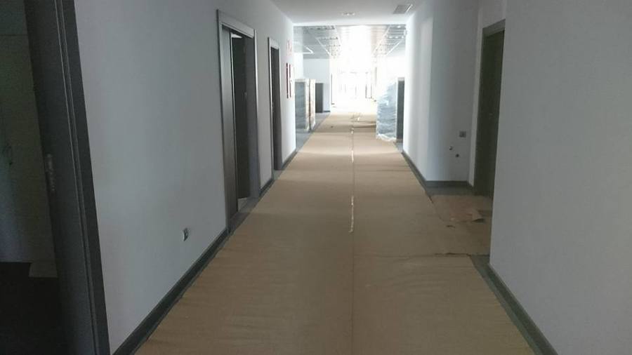 Pintura en la reforma de las oficinas de Endesa en Córdoba