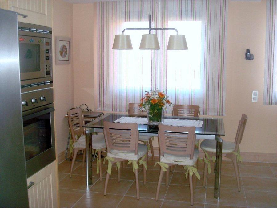 Pintura en paredes encima del azulejo