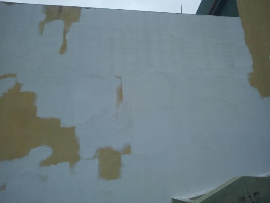 pintura exterior de fachada pared lateral