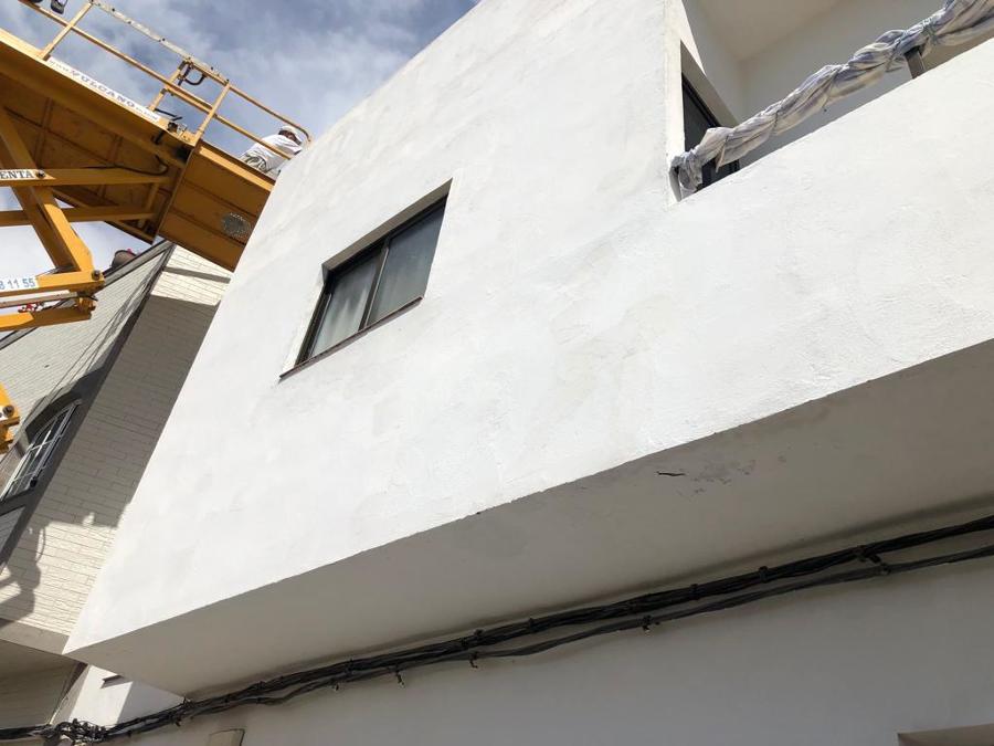 pintura exterior de fachada, reparación de superficies