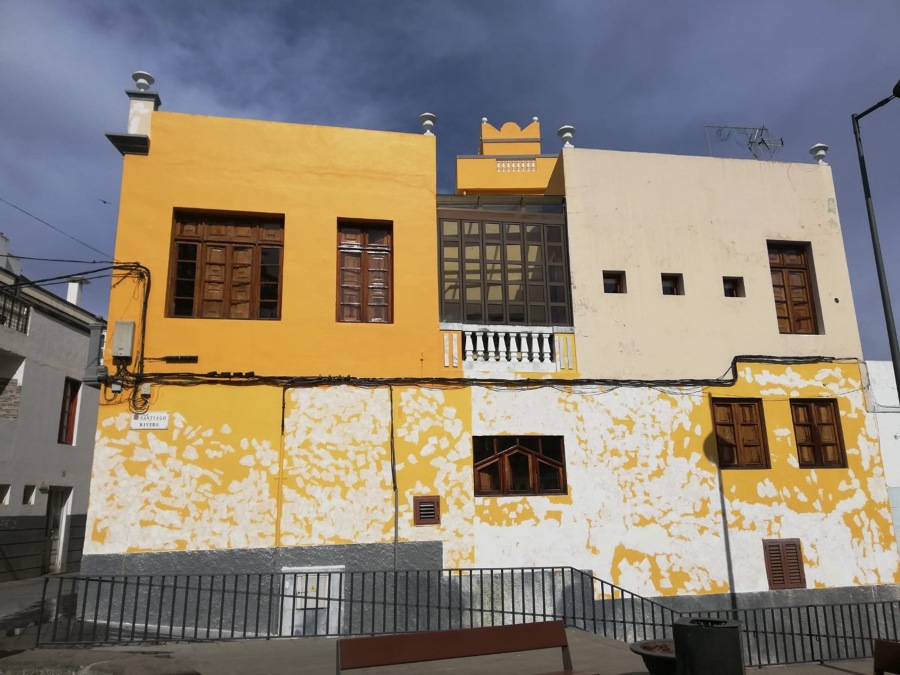 Pintura exterior de fachada, reparación de superficies